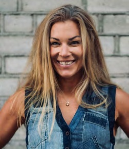 Porträtt av Linda Pimmeshofer, IT-chef på J.Lindeberg.